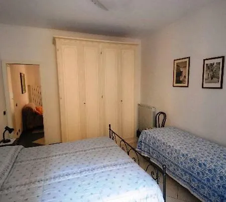 In Via Vittorio Emanuele 34 *