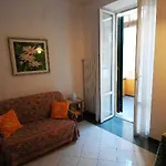 In Via Vittorio Emanuele 34 * Monterosso al Mare