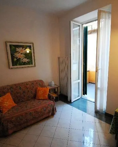 In Via Vittorio Emanuele 34 * Monterosso al Mare